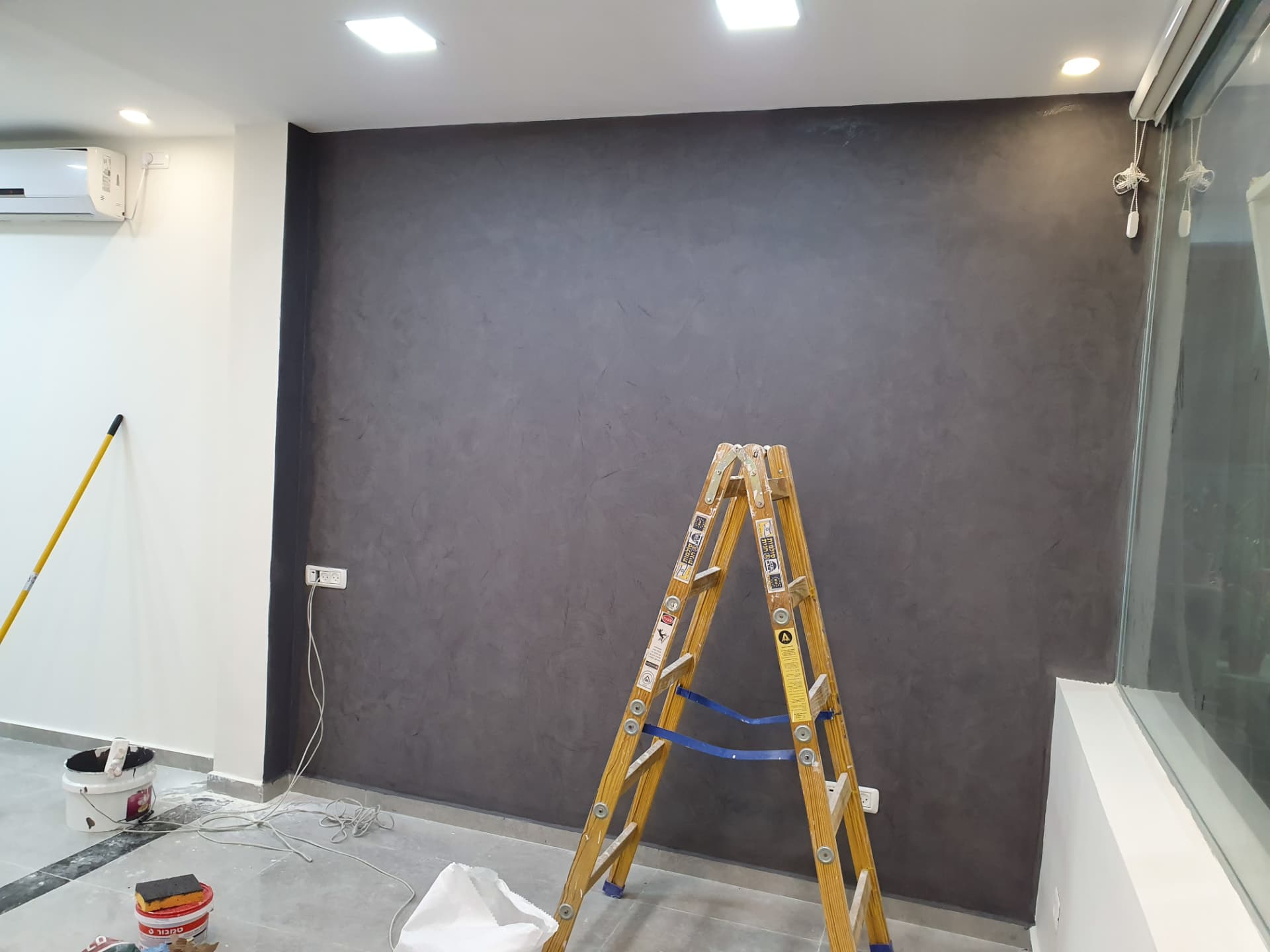 קיר בגמר מיוחד בפרויקט של Perfect Wall